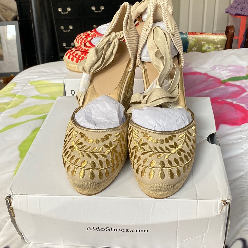 Gold and cream espadrilles. Stunning for fall. Size 11 NWT.